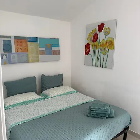 Private At 150 Meters From The فيلة